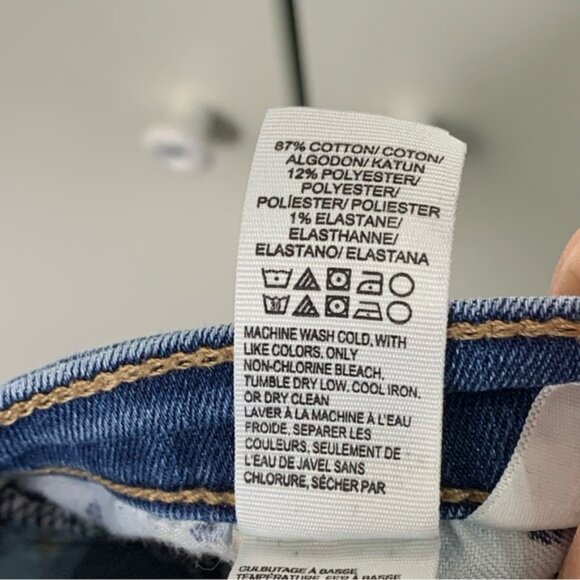 Lucky Brand Sweet Straight Stretchy Jeans - Picture 13 of 13